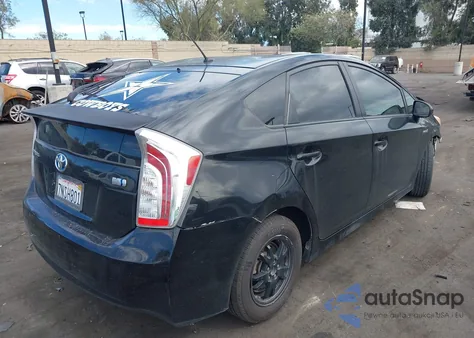 2015 Toyota Prius Two z USA, uszkodzony, nr VIN JTDKN3DU3F0470136